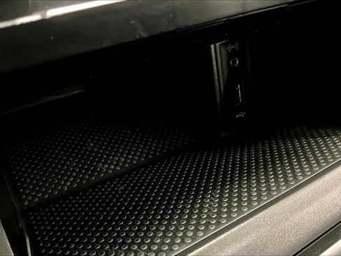 Used 2019 Volkswagen e-Golf SE w/ Driver Assistance Package image 33