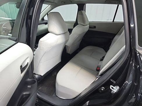 Used 2024 Toyota Corolla Cross L AWD/4WD image 30