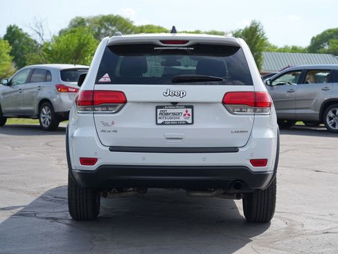 Used 2019 Jeep Grand Cherokee Laredo AWD/4WD image 4