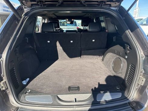 Used 2018 Jeep Grand Cherokee SRT image 15