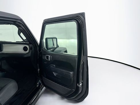 Used 2024 Jeep Wrangler Unlimited AWD/4WD image 29