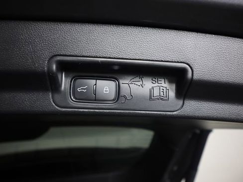 Used 2022 Ford Explorer Limited image 73