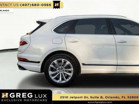 Used 2022 Bentley Bentayga AWD/4WD image 26