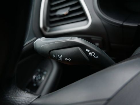 Used 2024 Ford Edge SE w/ Black Appearance Package AWD/4WD image 19