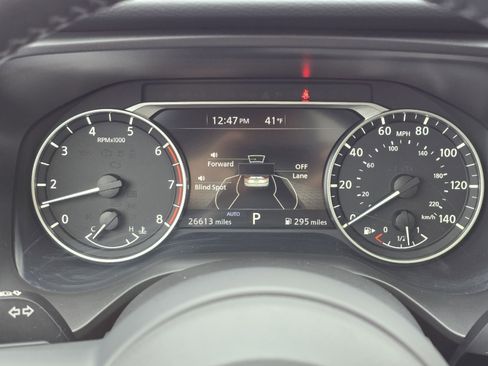 Used 2024 Nissan Rogue SV w/ SV Premium Package image 25