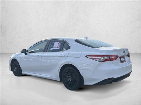 Used 2020 Toyota Camry LE image 8