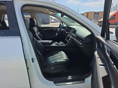 Used 2025 Genesis GV80 2.5T Standard image 3