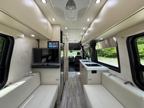 Used 2022 Mercedes-Benz Sprinter 3500 image 56