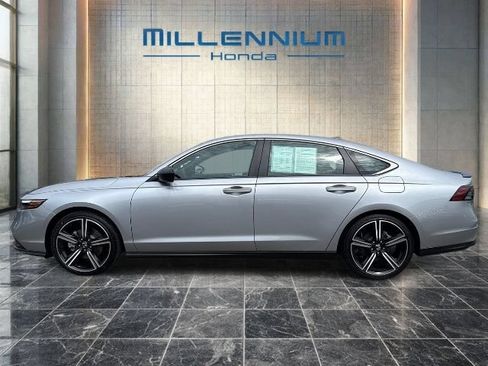 Used 2023 Honda Accord Sport image 2