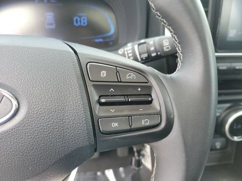 Certified 2023 Hyundai Venue SEL FWD image 21