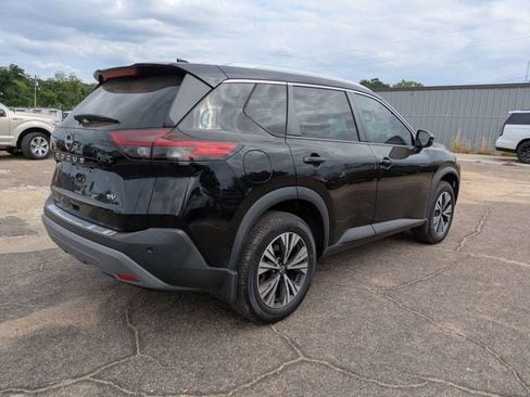 Used 2022 Nissan Rogue SV w/ SV Premium Package FWD image 4