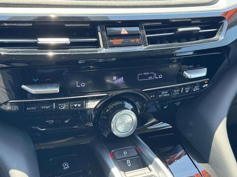 Used 2023 Acura MDX SH-AWD w/ Technology Package image 29