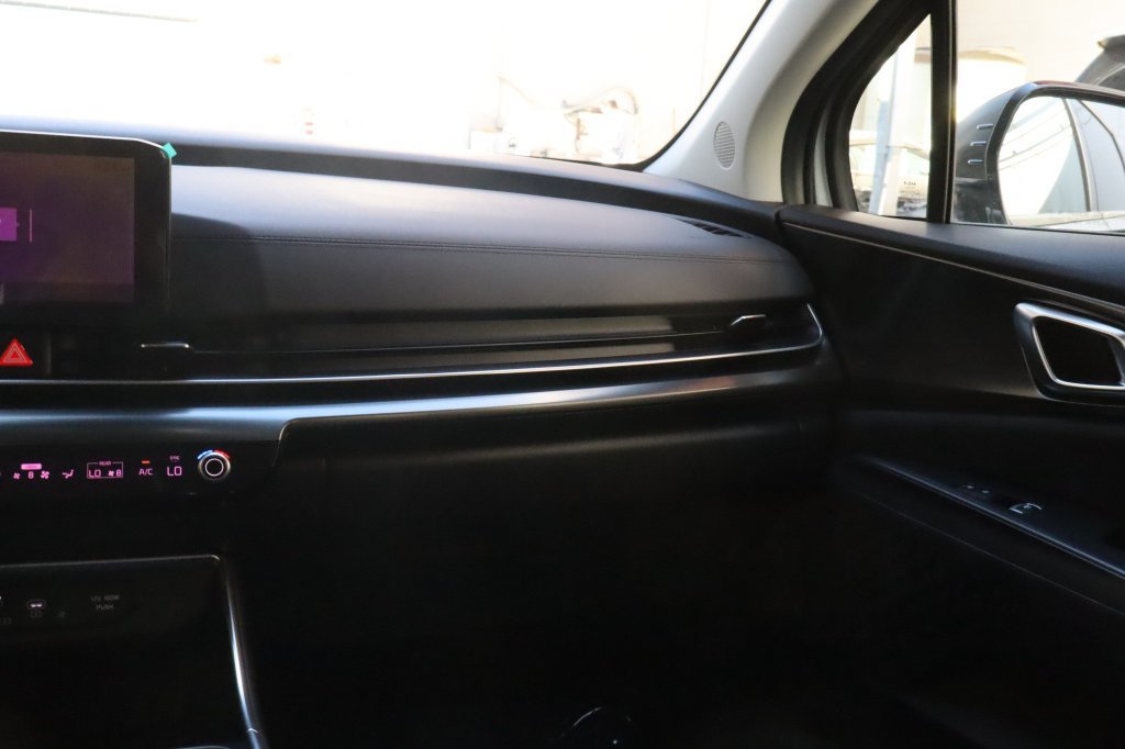 Used 2025 Kia Carnival SX Prestige FWD image 31