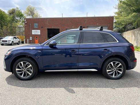 Used 2023 Audi Q5 2.0T Premium w/ Convenience Package AWD/4WD image 2