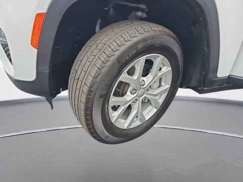 Used 2023 Jeep Grand Cherokee Limited AWD/4WD image 31
