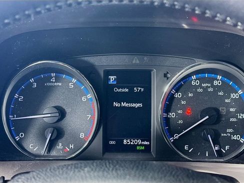 Used 2018 Toyota RAV4 Limited image 14