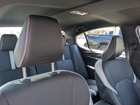Used 2025 Toyota Camry SE FWD image 3