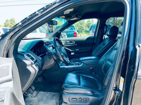 Used 2014 Ford Explorer XLT w/ Equipment Group 202A AWD/4WD image 11