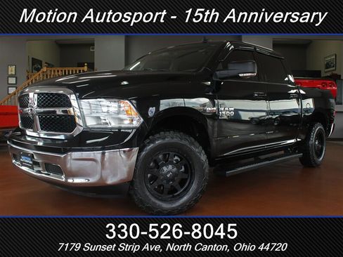Used 2020 RAM 1500 Classic SLT w/ Luxury Group AWD/4WD image 1