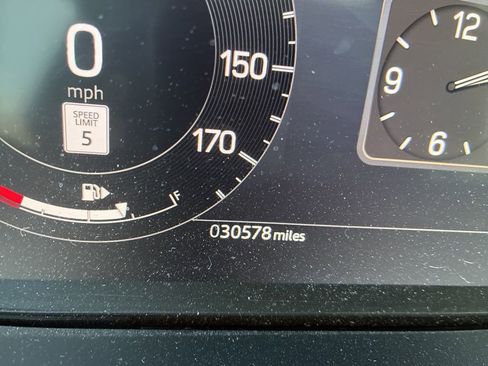 Used 2024 Land Rover Discovery Sport S image 23