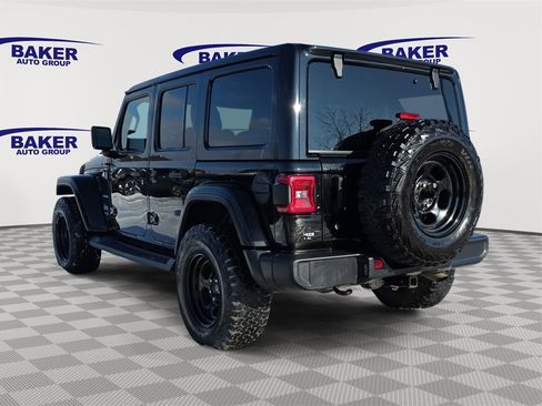 Used 2019 Jeep Wrangler Unlimited Sahara w/ Uconnect 4C Nav & Sound Group image 7