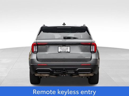 Used 2025 Ford Explorer ST-Line w/ ST-Line Street Pack AWD/4WD image 6
