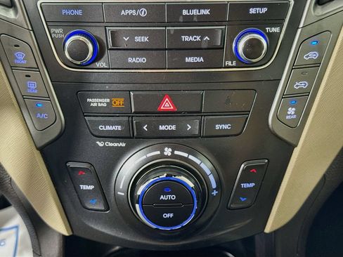 Used 2018 Hyundai Santa Fe SE AWD/4WD image 17