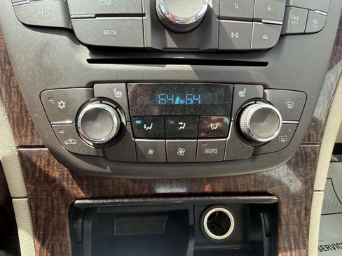 Used 2013 Buick Regal Premium image 17