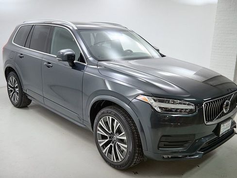 Used 2021 Volvo XC90 T6 Momentum w/ Climate Package image 4