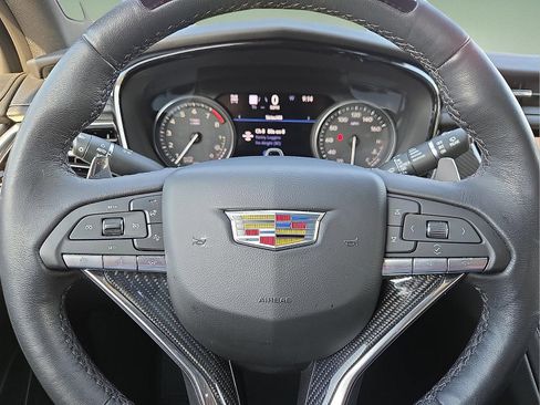 Used 2024 Cadillac XT6 Sport w/ Technology Package AWD/4WD image 24