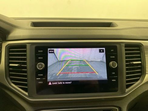 Used 2020 Volkswagen Atlas Cross Sport SE image 13