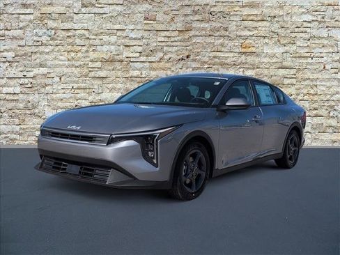 New 2025 Kia K4 LXS image 4