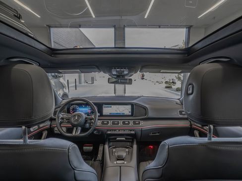 Used 2025 Mercedes-Benz GLS 450 4MATIC w/ AMG Line Exterior image 27