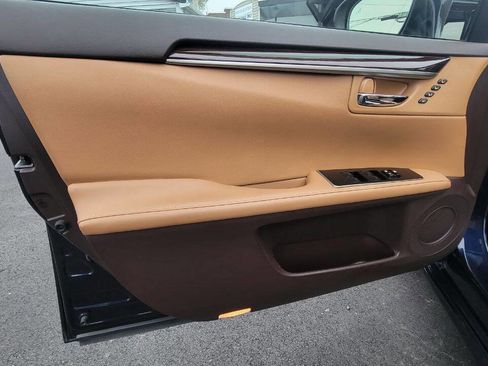 Used 2017 Lexus ES 350 w/ Navigation System Package FWD image 12