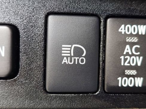 Certified 2022 Toyota Tacoma TRD Off-Road w/ Technology Package AWD/4WD image 23