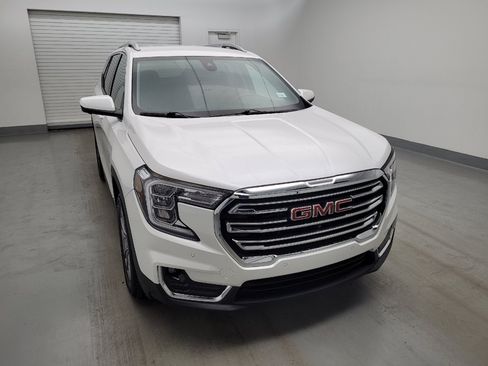 Used 2023 GMC Terrain SLT w/ Tech Package FWD image 14