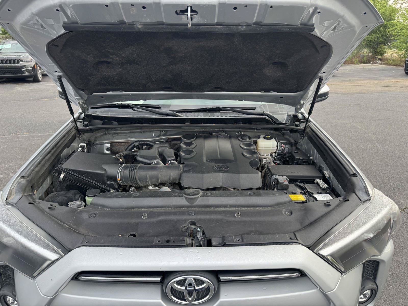 Used 2021 Toyota 4Runner SR5 AWD/4WD image 42