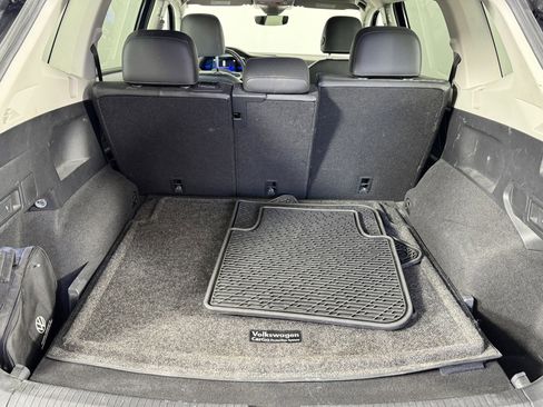 Used 2022 Volkswagen Tiguan SE image 14