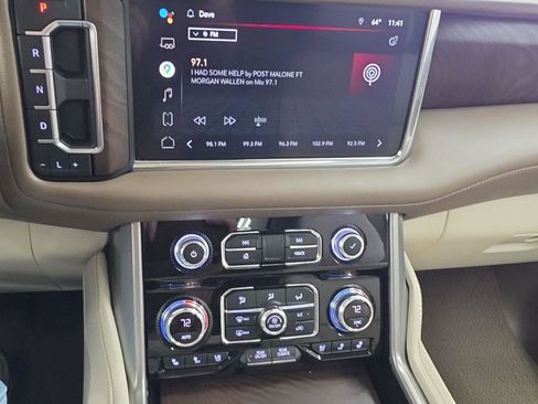 Used 2022 GMC Yukon XL Denali AWD/4WD image 10