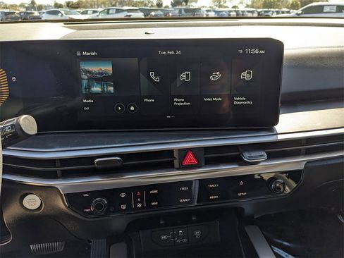 Certified 2025 Kia Sorento LX image 23