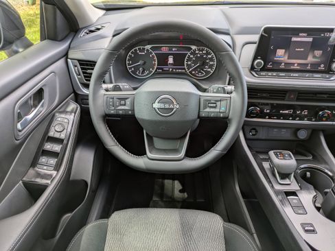 New 2026 Nissan Rogue SV FWD image 18