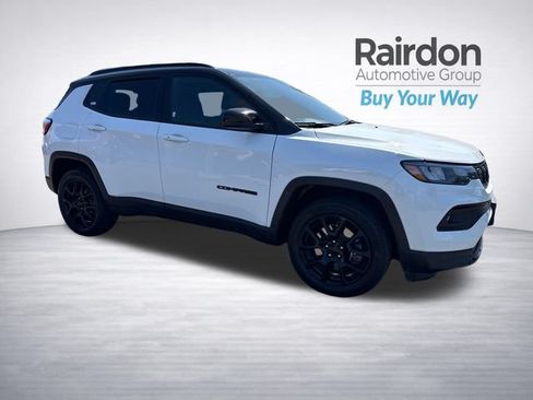Used 2023 Jeep Compass Latitude AWD/4WD image 1