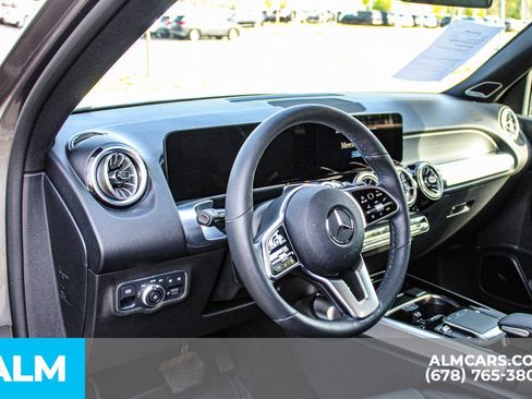 Used 2022 Mercedes-Benz GLB 250 4MATIC w/ Premium Package Lite image 32