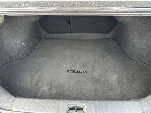 Used 2025 Nissan Sentra SV image 9