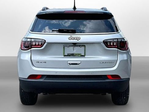 Used 2025 Jeep Compass Limited AWD/4WD image 4
