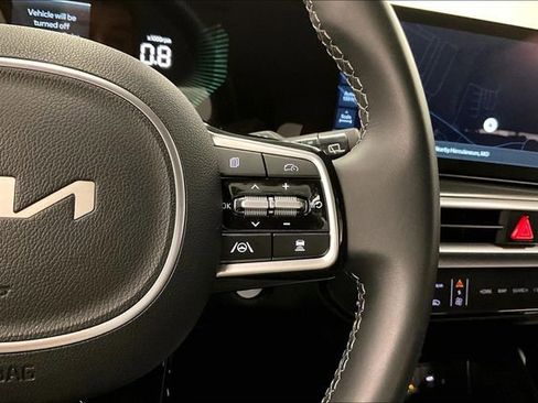 Used 2025 Kia Sorento S image 24