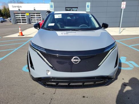 New 2025 Nissan Ariya AWD image 11