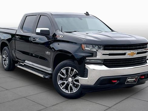 Used 2020 Chevrolet Silverado 1500 LT w/ Texas Edition AWD/4WD image 3
