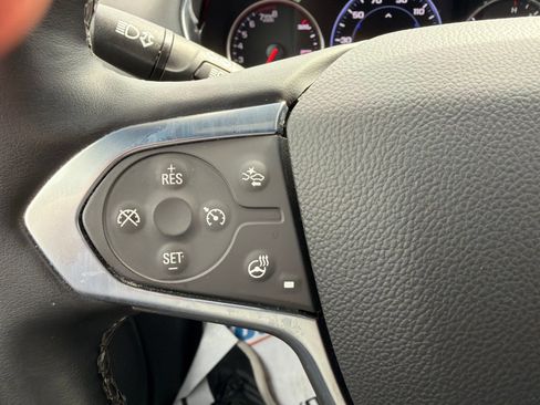 Used 2023 Chevrolet Traverse Premier AWD/4WD image 17