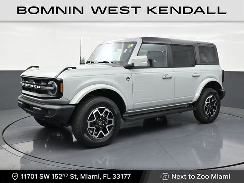 Used 2022 Ford Bronco Outer Banks AWD/4WD image 1